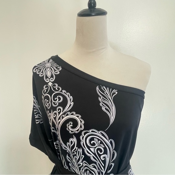 Cristina Love Black & White Off-Shoulder Mini Dress - Picture 2 of 8